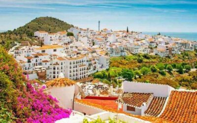 Guía para comprar una casa en Frigiliana en 2026: precios, zonas y consejos