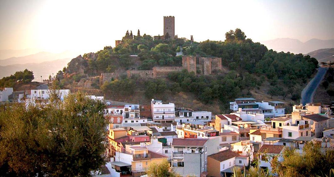 Guía para comprar una casa en Vélez-Málaga en 2026: precios, zonas y consejos