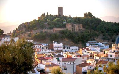 Guía para comprar una casa en Vélez-Málaga en 2026: precios, zonas y consejos